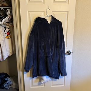 Big comfy! Wearable blanket! New quality! Great for the cold weather!